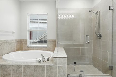 House in Orlando, Florida 3 bedrooms, 257.9 sq.m. № 1799883 - photo 22