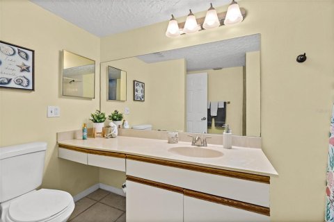 Condo in Cape Canaveral, Florida, 2 bedrooms  № 1716519 - photo 10
