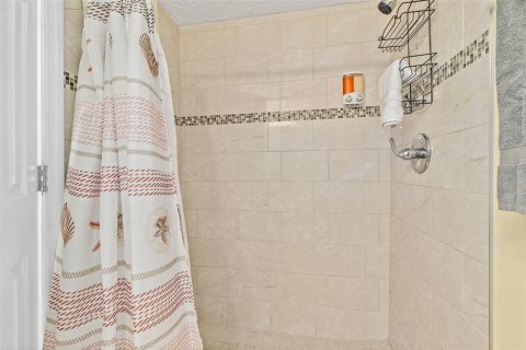 Condo in Cape Canaveral, Florida, 2 bedrooms  № 1716519 - photo 13