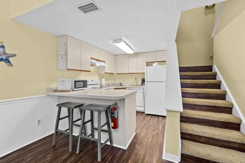 Condo in Cape Canaveral, Florida, 2 bedrooms  № 1716519 - photo 7