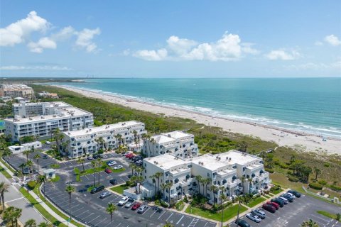 Condo in Cape Canaveral, Florida, 2 bedrooms  № 1716519 - photo 2