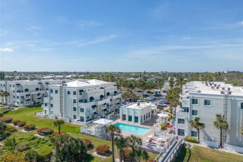 Condo in Cape Canaveral, Florida, 2 bedrooms  № 1716519 - photo 3
