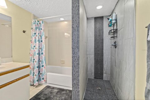 Condo in Cape Canaveral, Florida, 2 bedrooms  № 1716519 - photo 9