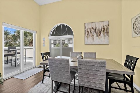 Condo in Cape Canaveral, Florida, 2 bedrooms  № 1716519 - photo 6