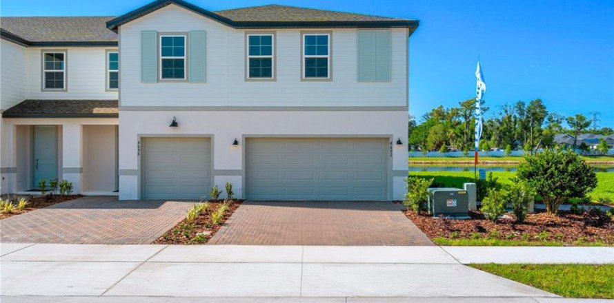 Townhouse in Orlando, Florida 3 bedrooms, 154.68 sq.m. № 2102630