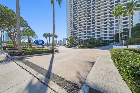 Condo in Hallandale Beach, Florida, 2 bedrooms  № 1962030