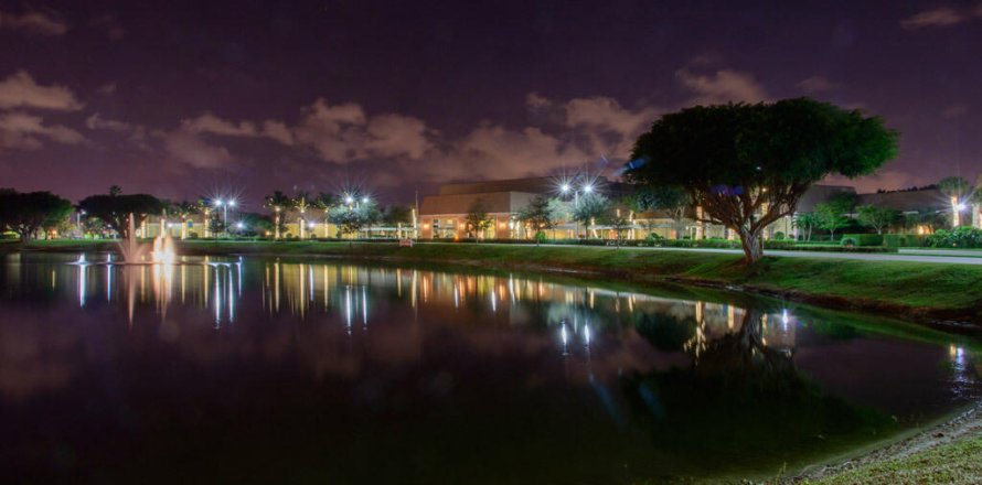 Condominio en Delray Beach, Florida, 2 dormitorios  № 945724