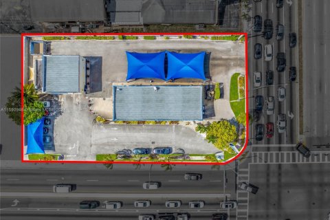 Propiedad comercial en venta en Hialeah, Florida № 1957378 - foto 2