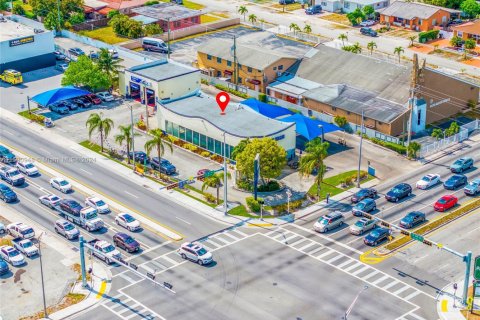Propiedad comercial en venta en Hialeah, Florida № 1957378 - foto 1