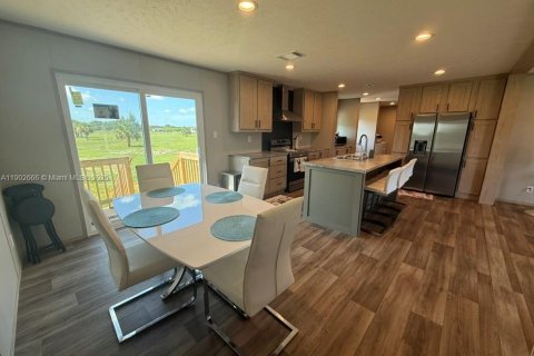 Снять в аренду квартиру в Клуистон, Флорида 4 спальни, № 1953042 - фото 12