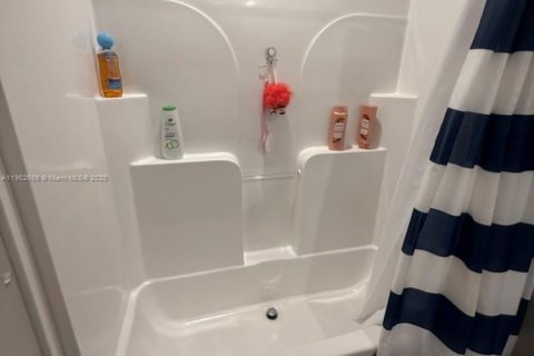 Снять в аренду квартиру в Клуистон, Флорида 4 спальни, № 1953042 - фото 7