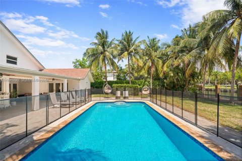 Купить виллу или дом в Халландейл-Бич, Флорида 5 спален, 355.63м2, № 1989597 - фото 26