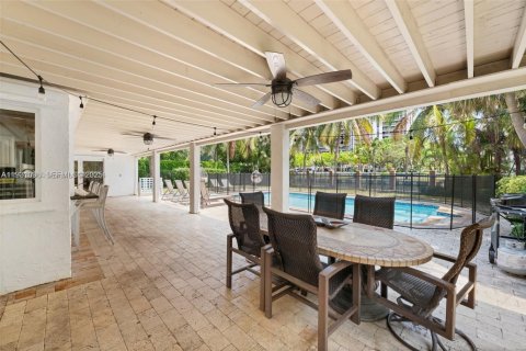 Купить виллу или дом в Халландейл-Бич, Флорида 5 спален, 355.63м2, № 1989597 - фото 23