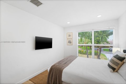 Купить виллу или дом в Халландейл-Бич, Флорида 5 спален, 355.63м2, № 1989597 - фото 17