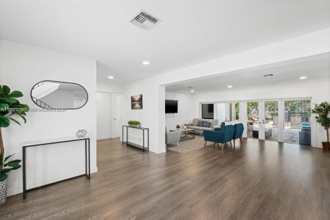 Купить виллу или дом в Халландейл-Бич, Флорида 5 спален, 355.63м2, № 1989597 - фото 5