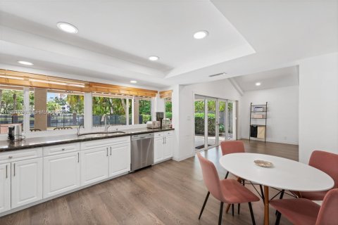 Купить виллу или дом в Халландейл-Бич, Флорида 5 спален, 355.63м2, № 1989597 - фото 9