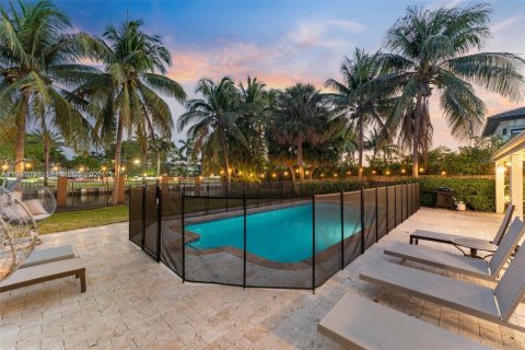 Купить виллу или дом в Халландейл-Бич, Флорида 5 спален, 355.63м2, № 1989597 - фото 24
