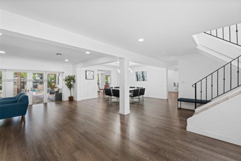 Купить виллу или дом в Халландейл-Бич, Флорида 5 спален, 355.63м2, № 1989597 - фото 6