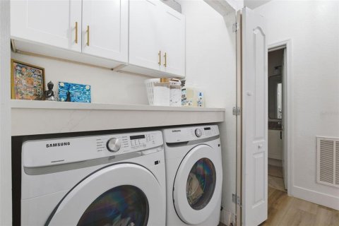 Condo in Clearwater, Florida, 1 bedroom  № 2211918 - photo 19