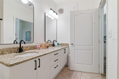 Condo in Clearwater, Florida, 1 bedroom  № 2211918 - photo 21