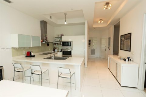 Townhouse in Sunny Isles Beach, Florida 3 bedrooms, 153.1 sq.m. № 1817110 - photo 4