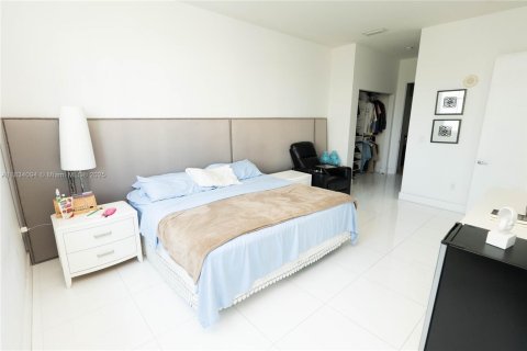 Townhouse in Sunny Isles Beach, Florida 3 bedrooms, 153.1 sq.m. № 1817110 - photo 8