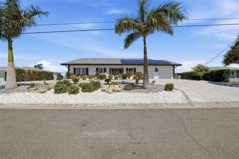 Villa ou maison à vendre à Palmetto, Floride: 3 chambres, 338.63 m2 № 2400979 - photo 2
