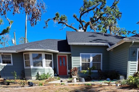 House in Port Charlotte, Florida 3 bedrooms, 148.09 sq.m. № 1577530 - photo 1