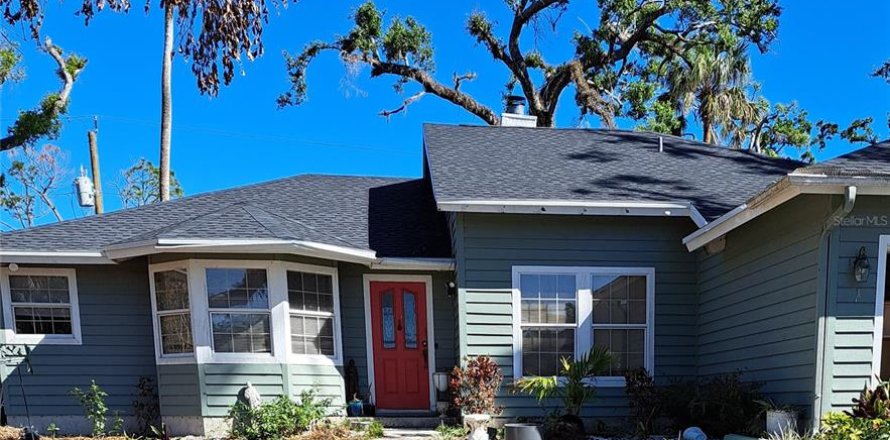 House in Port Charlotte, Florida 3 bedrooms, 148.09 sq.m. № 1577530