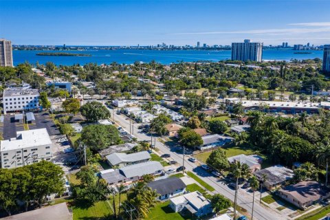 Casa en alquiler en Miami, Florida, 2 dormitorios, 75.72 m2 № 1977622 - foto 1