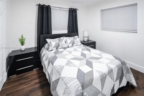 Casa en alquiler en Miami, Florida, 2 dormitorios, 75.72 m2 № 1977622 - foto 27
