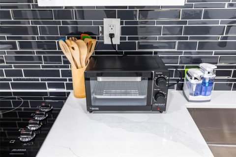 Casa en alquiler en Miami, Florida, 2 dormitorios, 75.72 m2 № 1977622 - foto 17