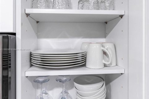 Casa en alquiler en Miami, Florida, 2 dormitorios, 75.72 m2 № 1977622 - foto 21