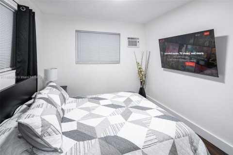 Casa en alquiler en Miami, Florida, 2 dormitorios, 75.72 m2 № 1977622 - foto 28
