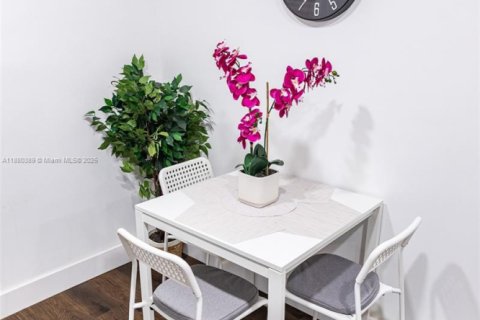 Casa en alquiler en Miami, Florida, 2 dormitorios, 75.72 m2 № 1977622 - foto 22