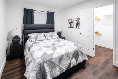 Casa en alquiler en Miami, Florida, 2 dormitorios, 75.72 m2 № 1977622 - foto 25