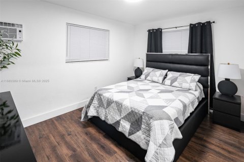 Casa en alquiler en Miami, Florida, 2 dormitorios, 75.72 m2 № 1977622 - foto 23