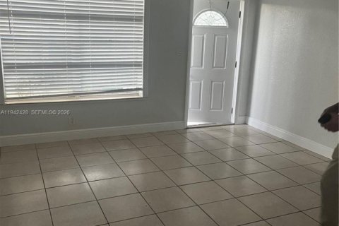 Villa ou maison à louer à Hollywood, Floride: 4 chambres, 85.47 m2 № 1999953 - photo 8