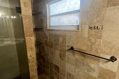 Villa ou maison à louer à Hollywood, Floride: 4 chambres, 85.47 m2 № 1999953 - photo 3