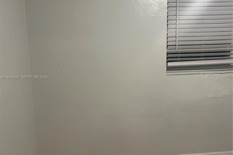 Villa ou maison à louer à Hollywood, Floride: 4 chambres, 85.47 m2 № 1999953 - photo 22