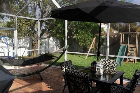 Villa ou maison à louer à Weston, Floride: 3 chambres, 150.5 m2 № 1967100 - photo 16