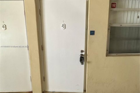 Copropriété à vendre à Hallandale Beach, Floride: 1 chambre, 61.13 m2 № 1979655 - photo 12