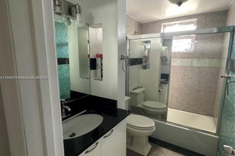 Copropriété à vendre à Hallandale Beach, Floride: 1 chambre, 61.13 m2 № 1979655 - photo 5