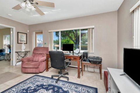 House in Saint Petersburg, Florida 3 bedrooms, 132.29 sq.m. № 1615606 - photo 22