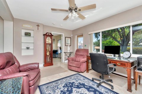 House in Saint Petersburg, Florida 3 bedrooms, 132.29 sq.m. № 1615606 - photo 23