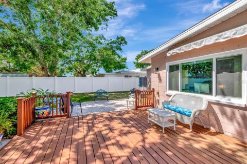 House in Saint Petersburg, Florida 3 bedrooms, 132.29 sq.m. № 1615606 - photo 30