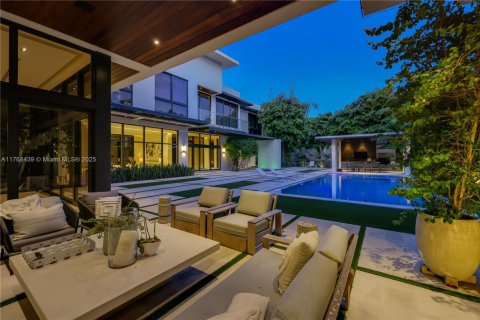 Casa en venta en Miami, Florida, 7 dormitorios, 920.57 m2 № 1585354 - foto 26