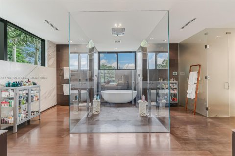 Casa en venta en Miami, Florida, 7 dormitorios, 920.57 m2 № 1585354 - foto 19