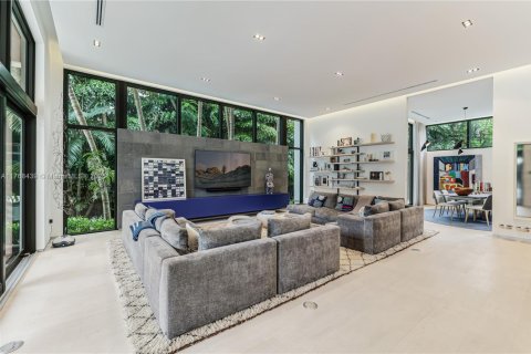 Casa en venta en Miami, Florida, 7 dormitorios, 920.57 m2 № 1585354 - foto 5