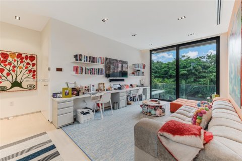 Casa en venta en Miami, Florida, 7 dormitorios, 920.57 m2 № 1585354 - foto 21